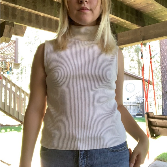 Sleeveless turtleneck - Picture 3 of 6